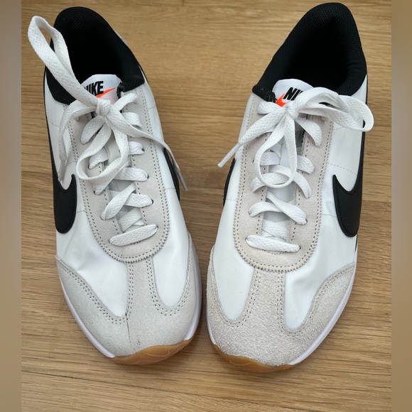 NEW Nike Women’s Pacific Retro Sneakers - Picture 1 of 6